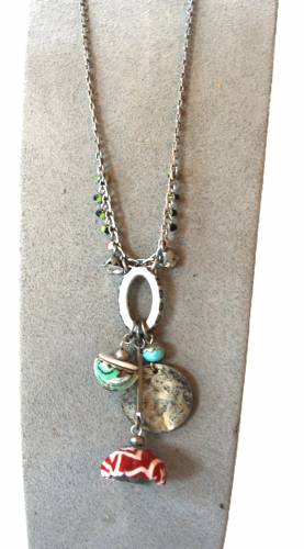 Collier Hip, Ayala Bar